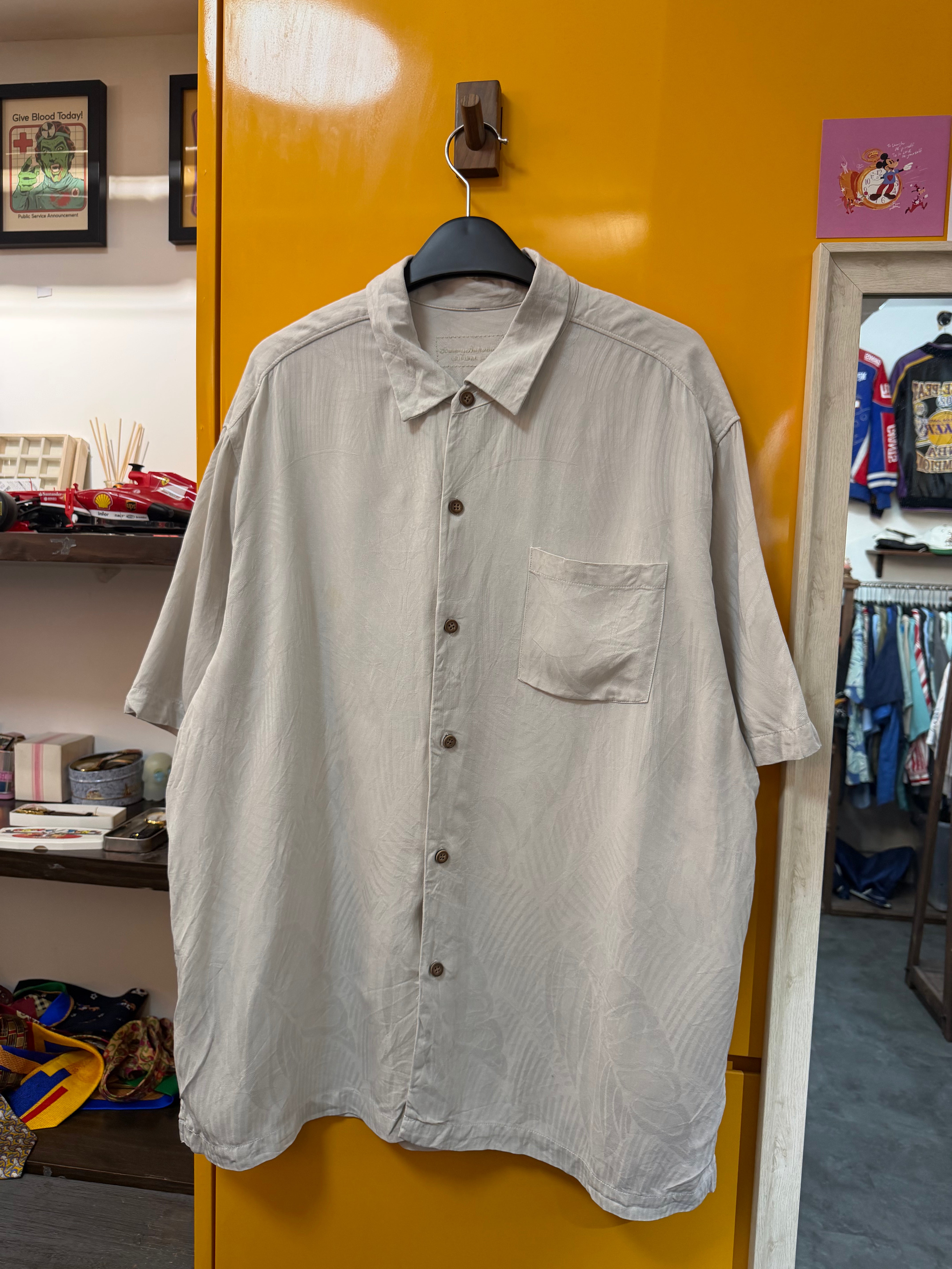 TOMMY BAHAMA SHIRT - XL