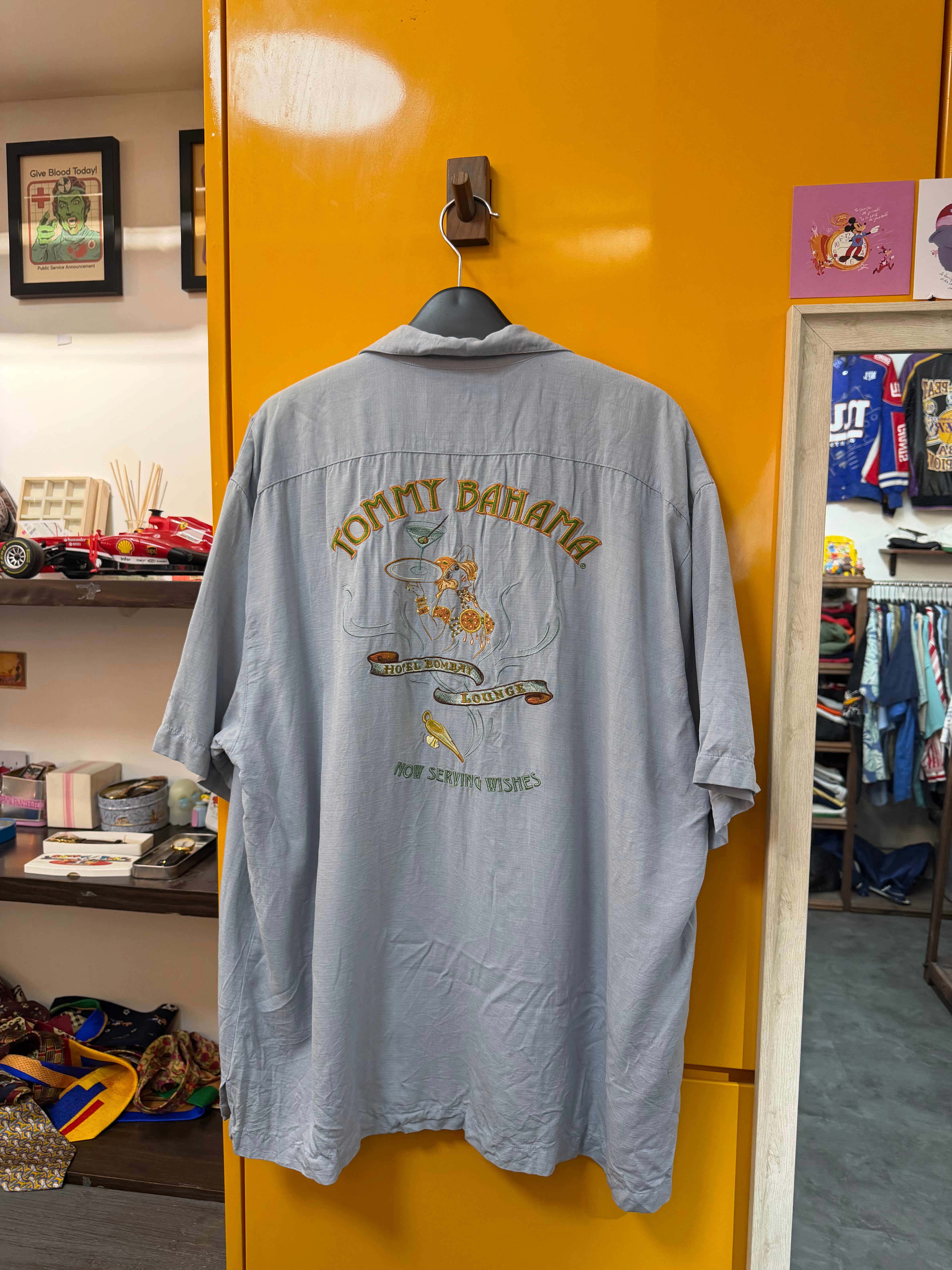 TOMMY BAHAMA SHIRT - XL