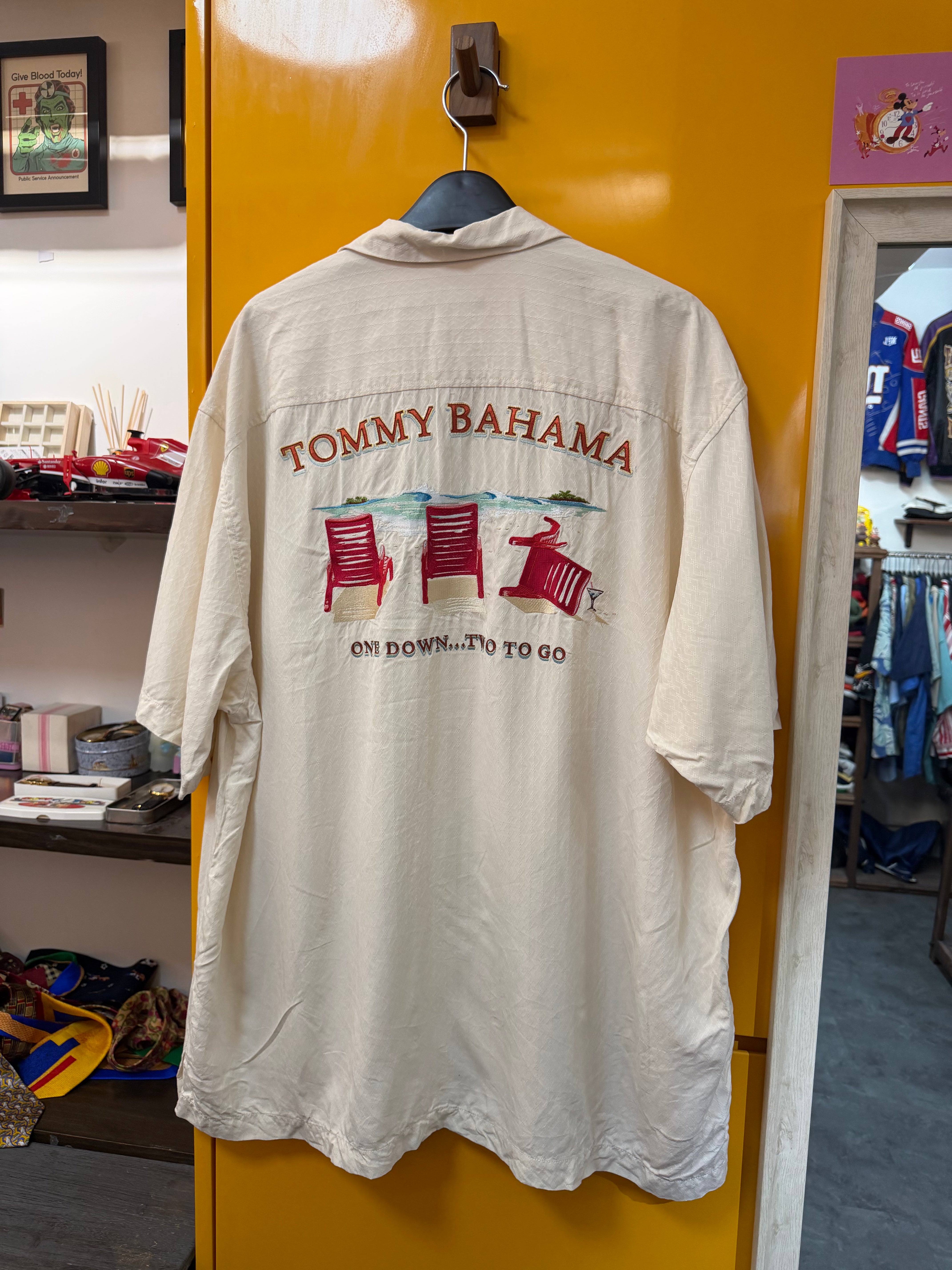 TOMMY BAHAMA SHIRT - XL