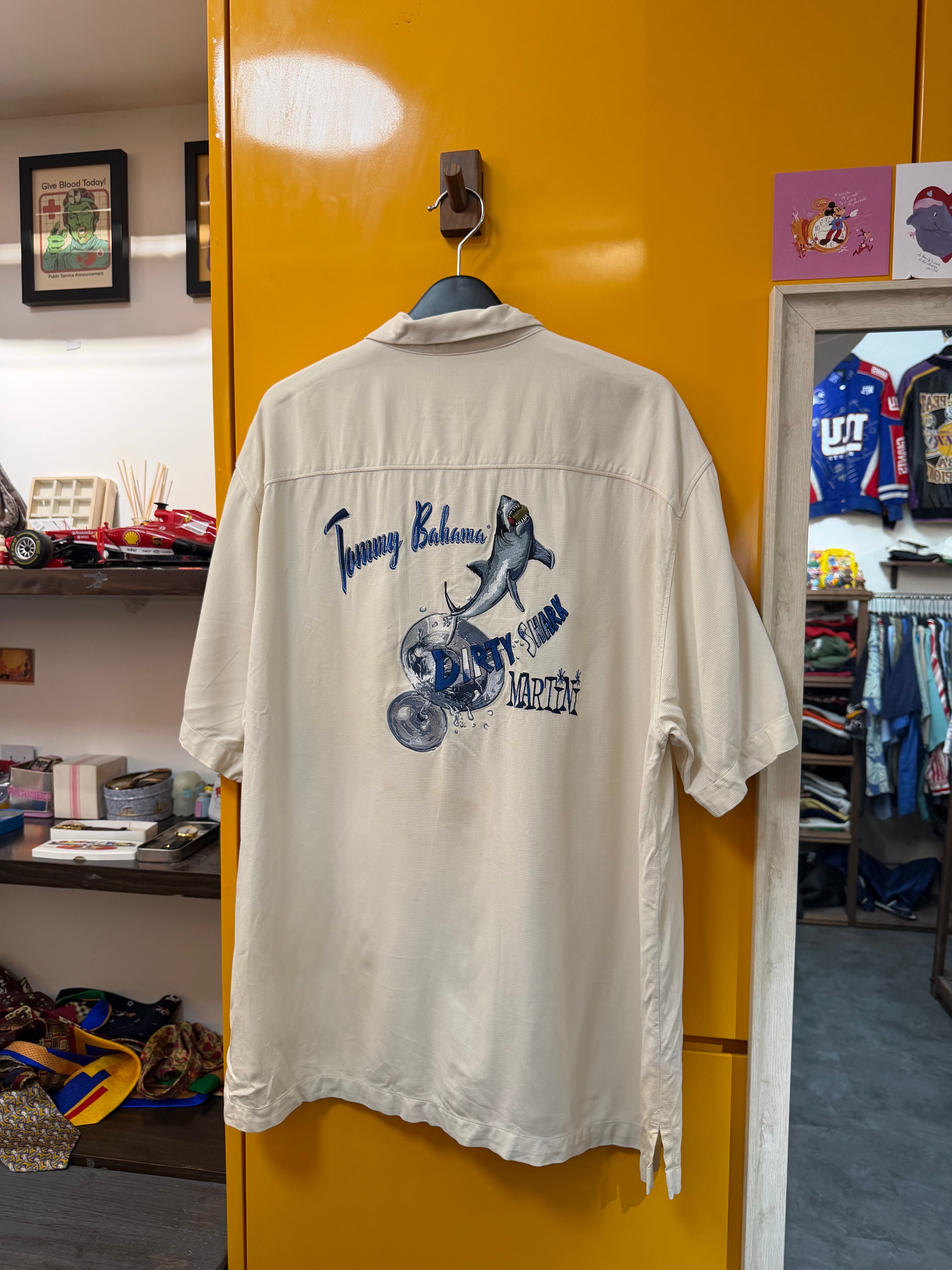 TOMMY BAHAMA SHIRT - XL