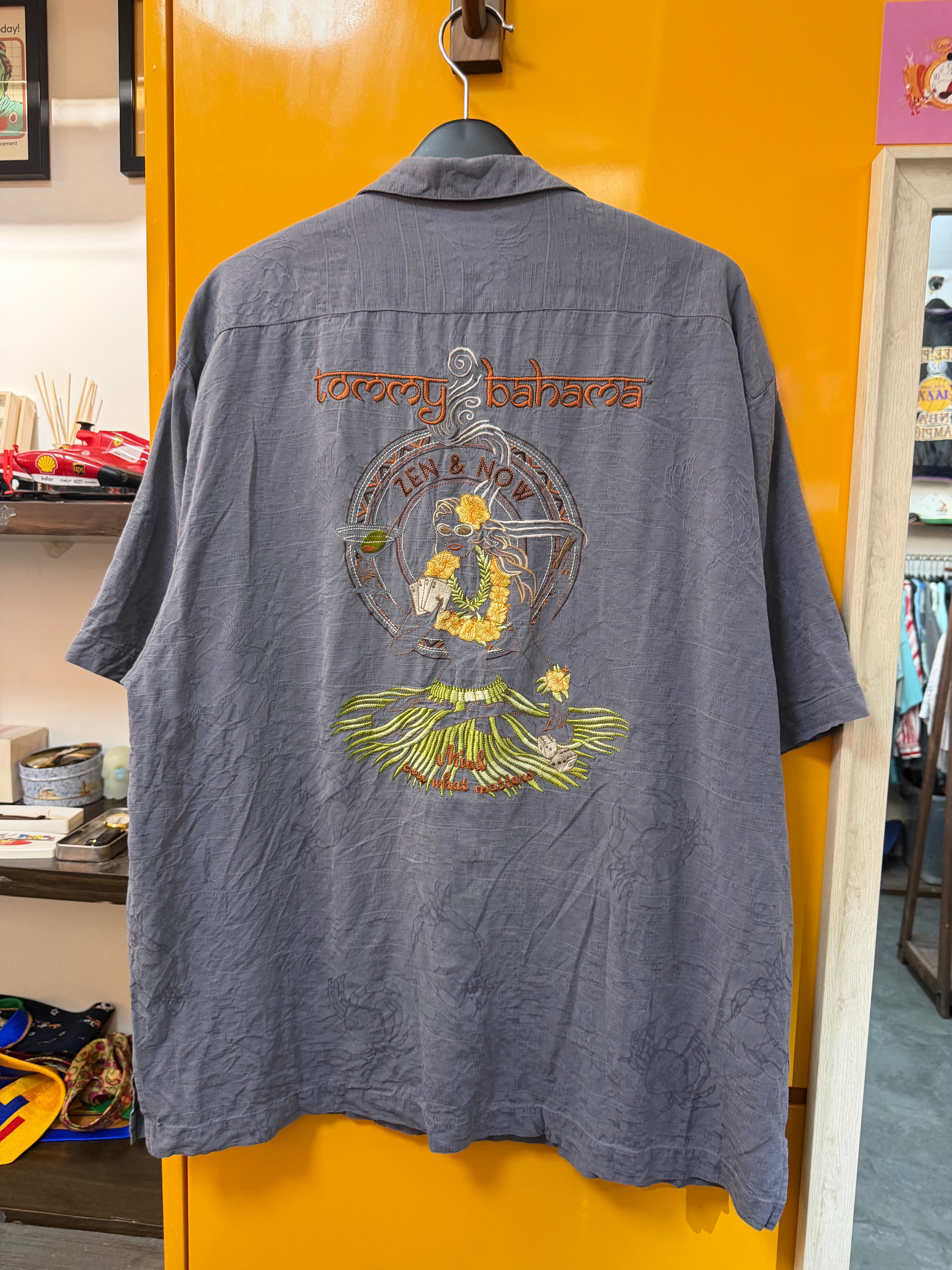 TOMMY BAHAMA SHIRT - XL