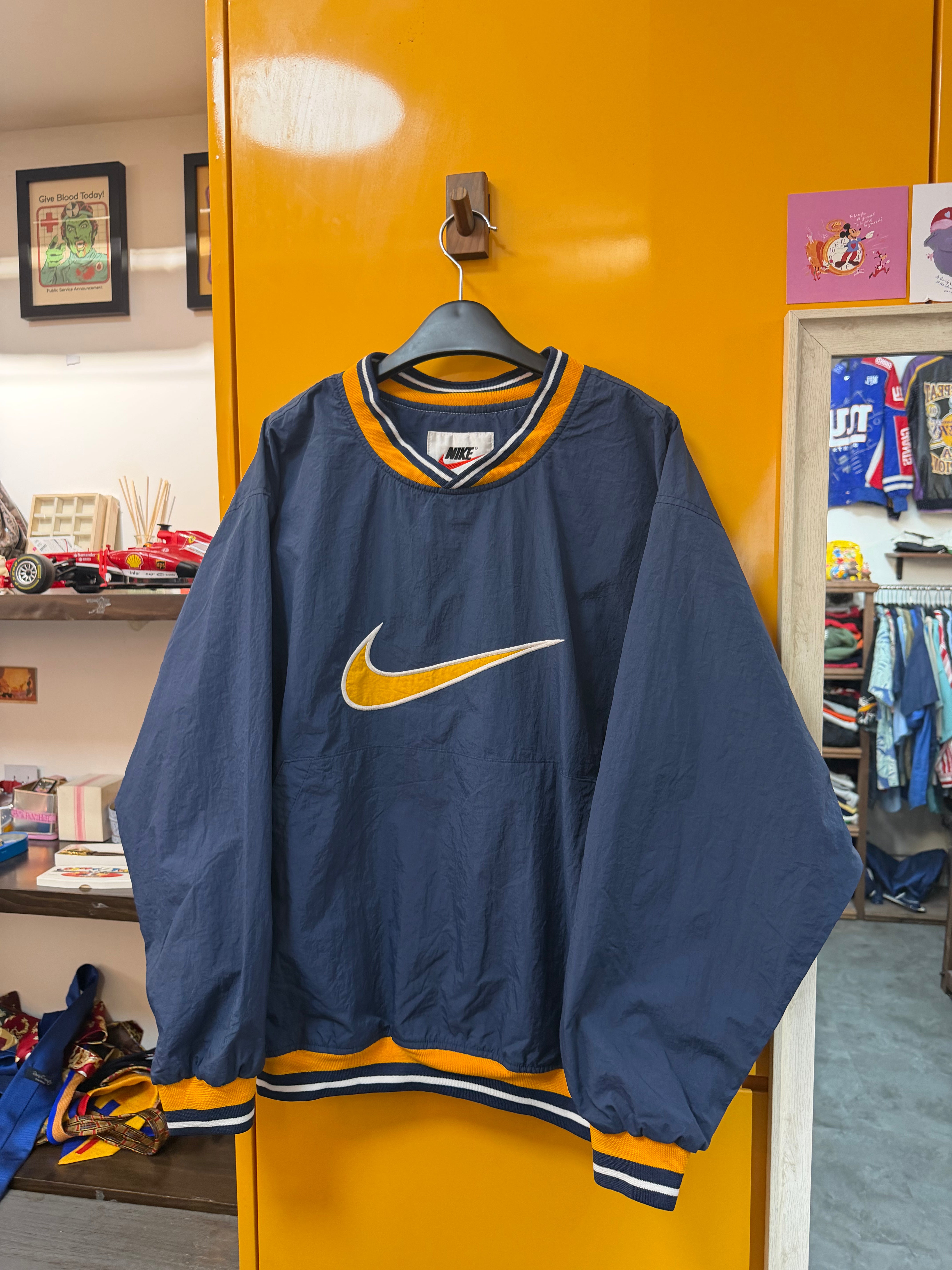 NIKE PULLOVER - L