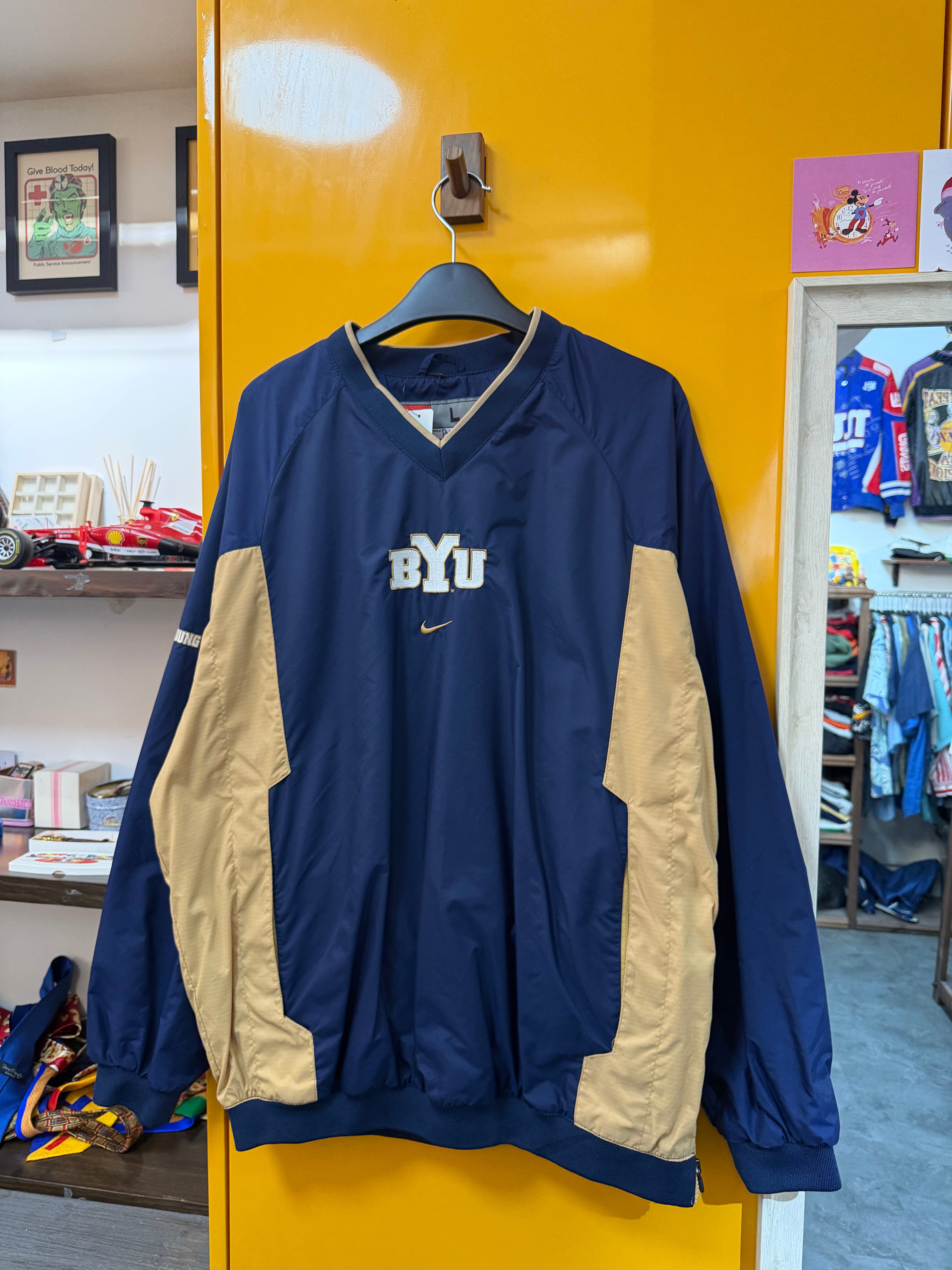 NIKE PULLOVER - L-XL