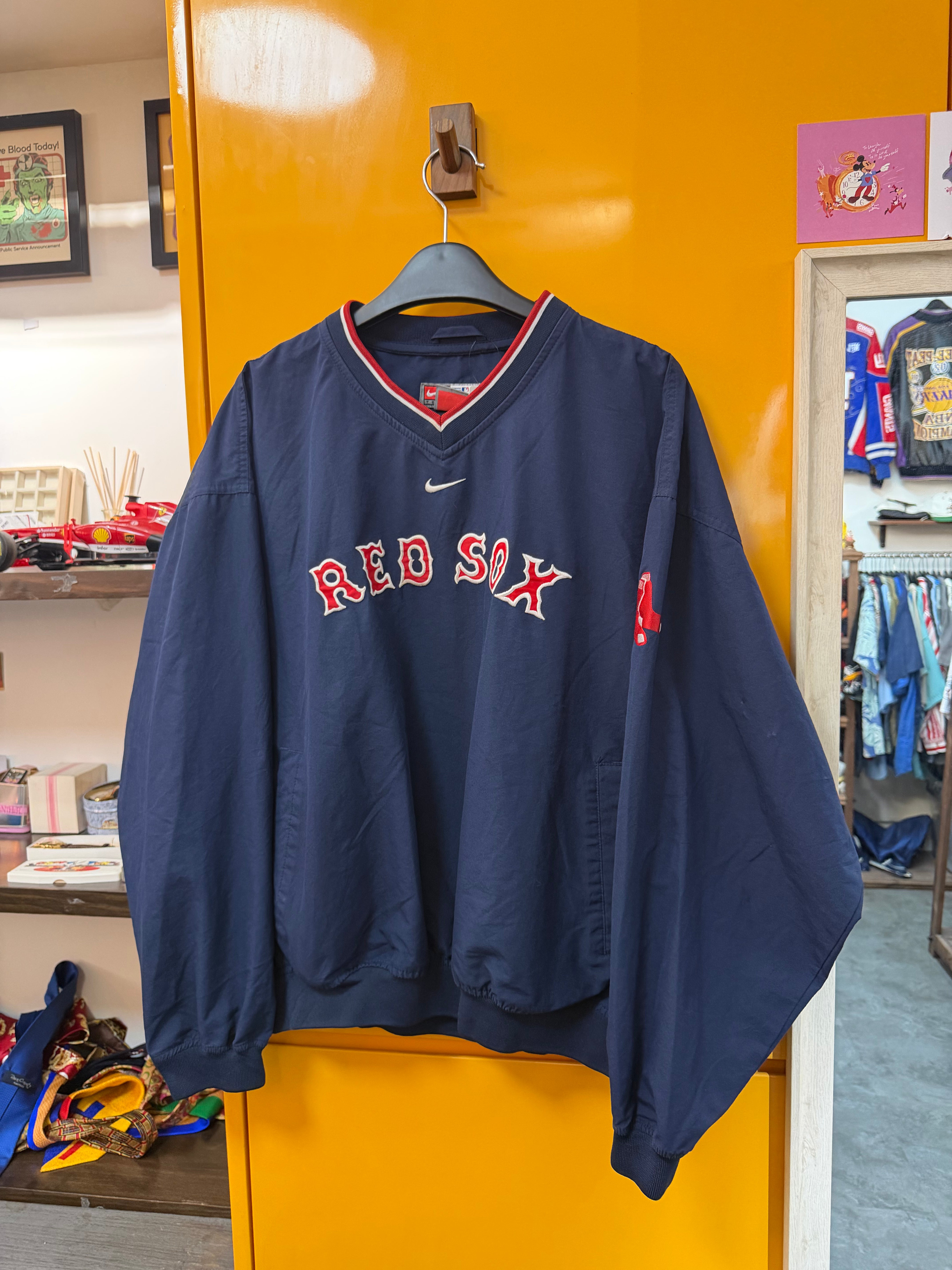 NIKE PULLOVER - M-L
