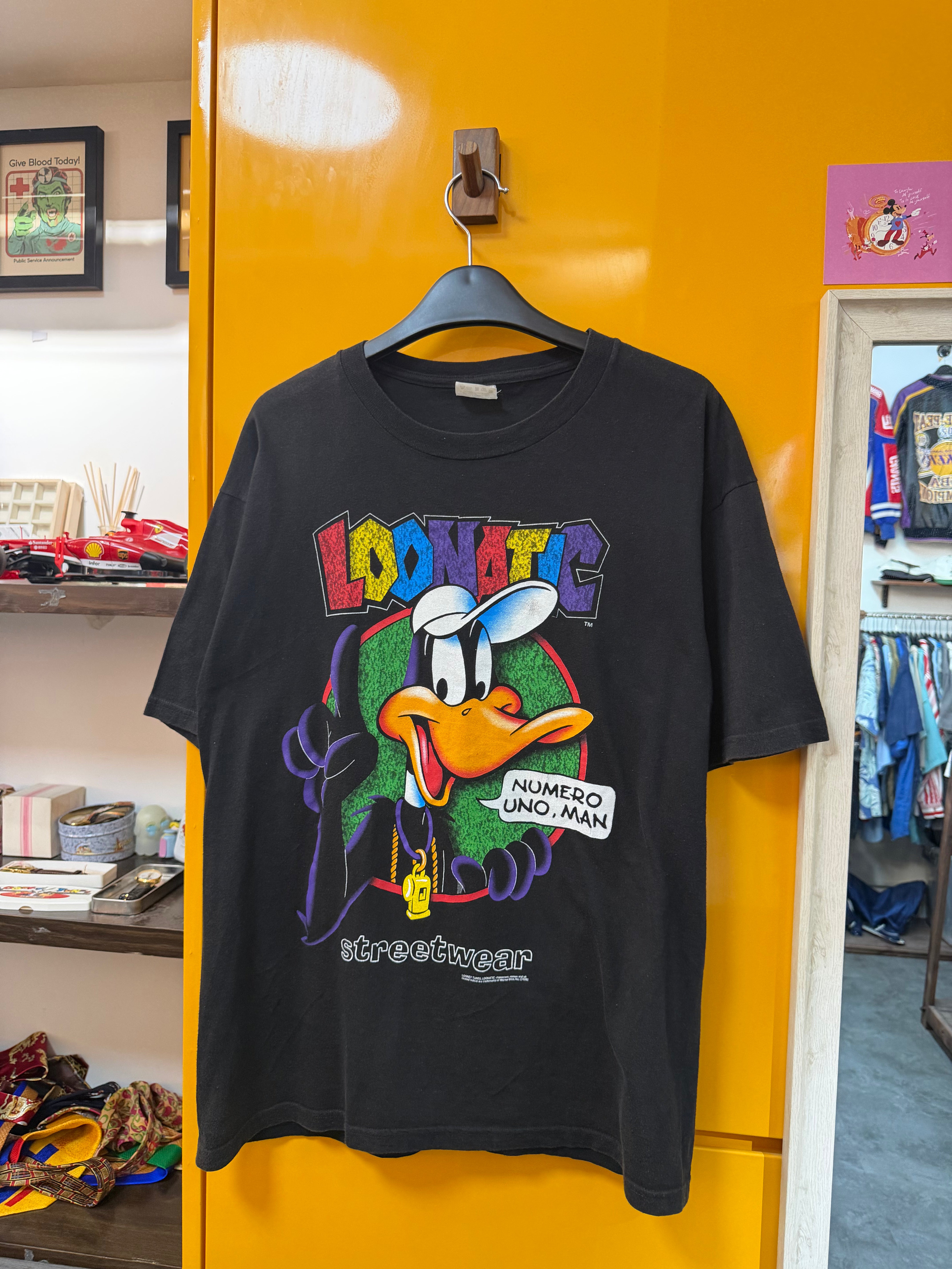 LOONEY TUNES TEE- M-L