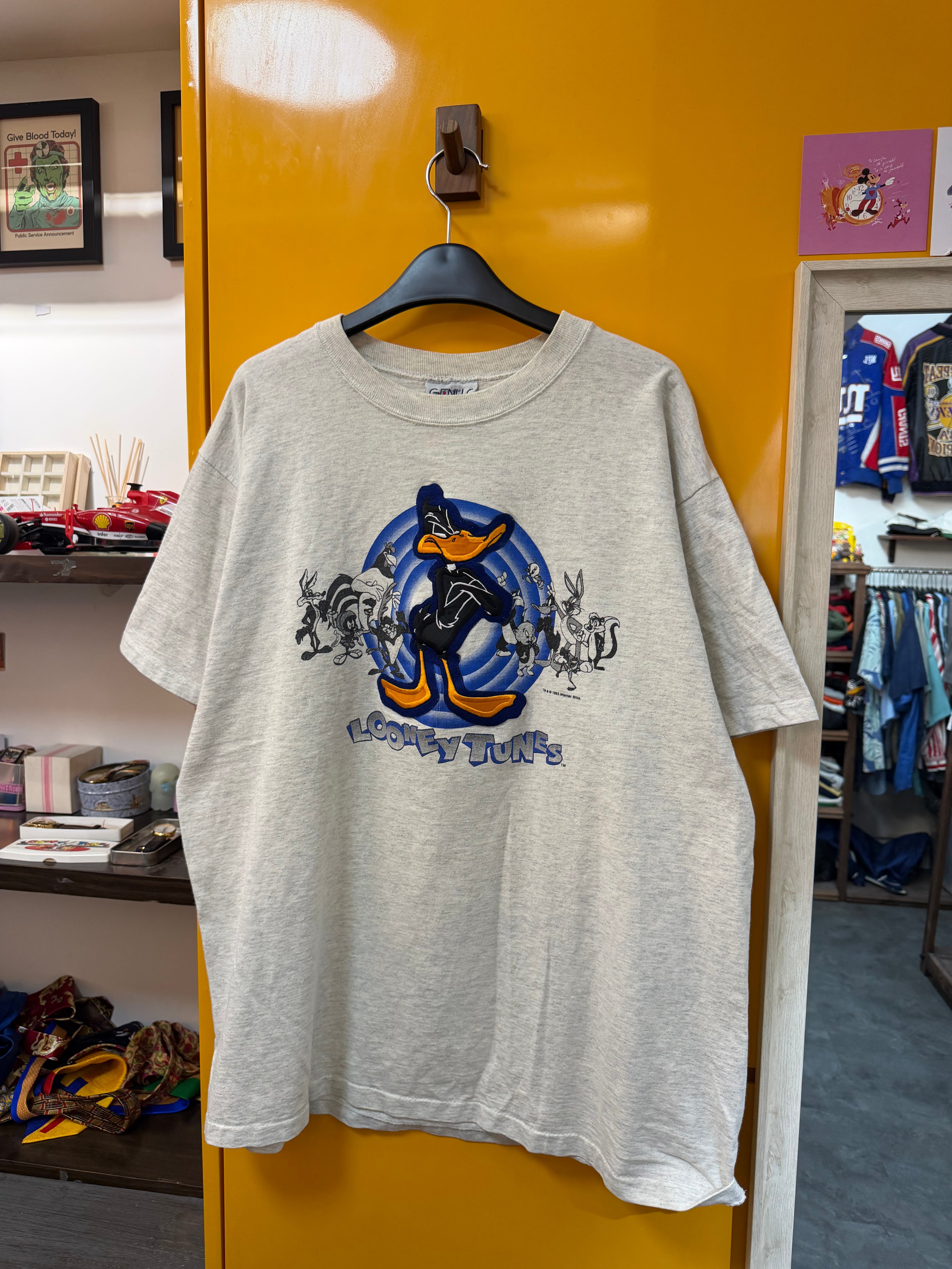 LOONEY TUNES TEE - XL