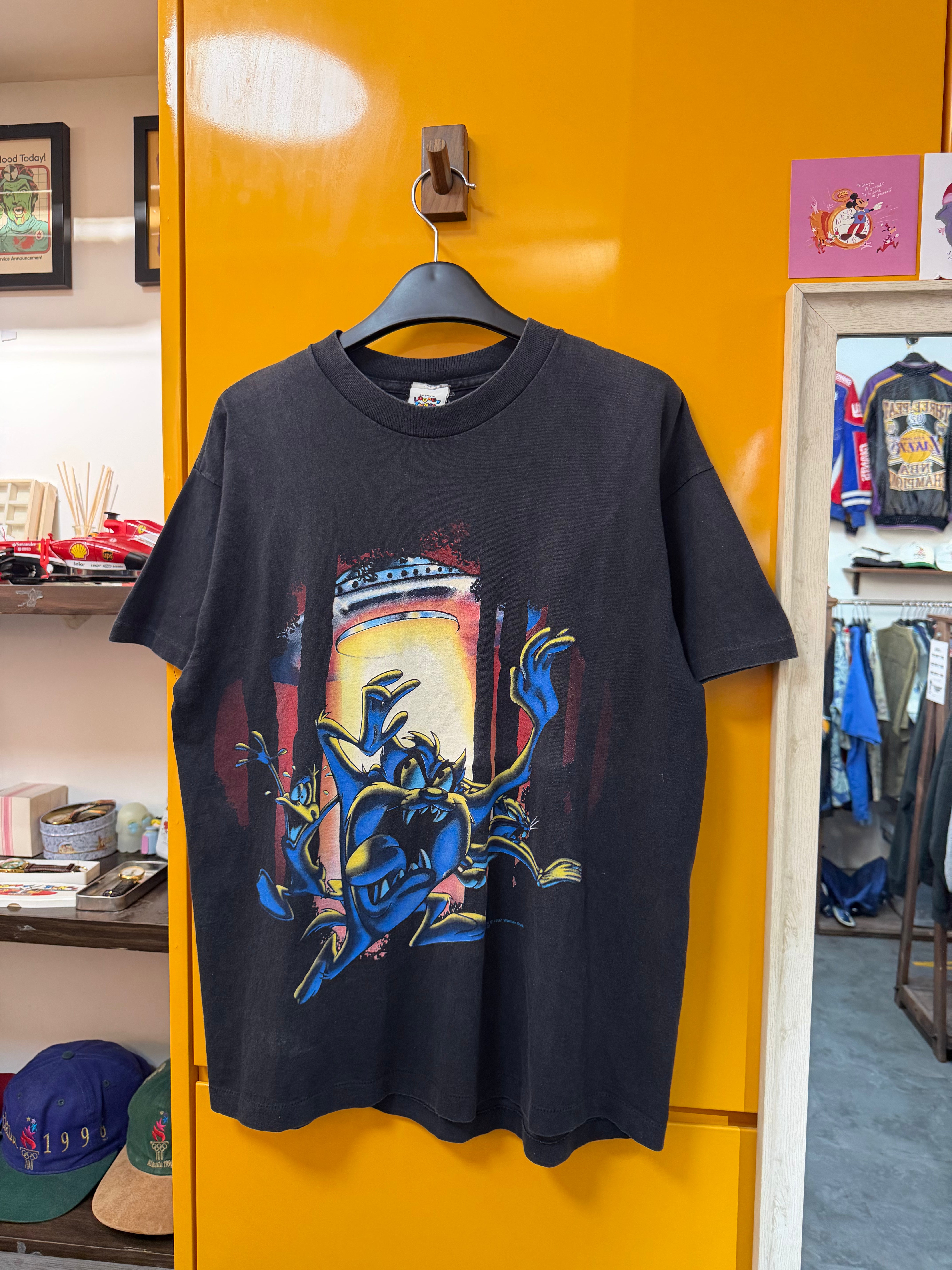 LOONEY TUNES TEE - M-L