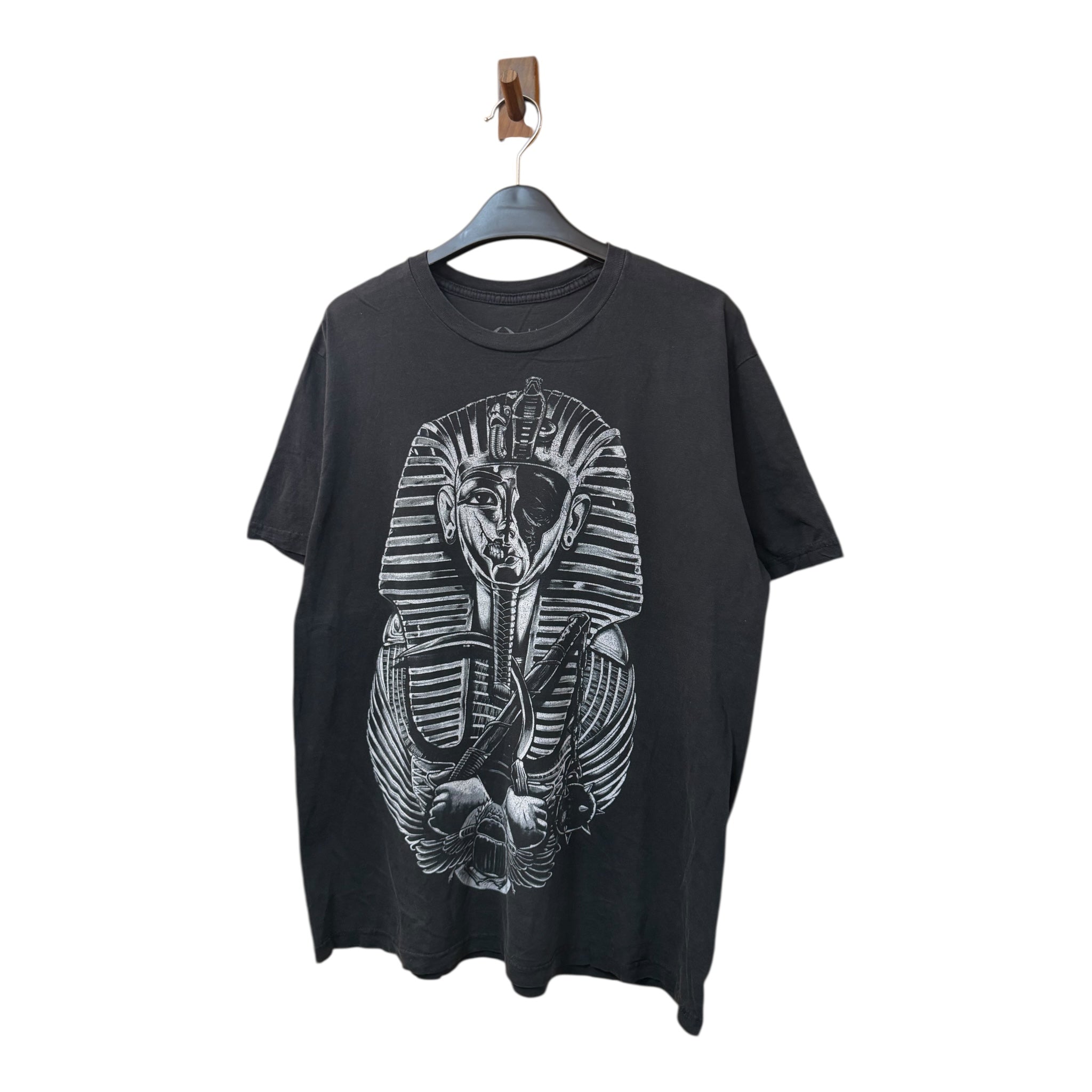 GRAPHIC TEE