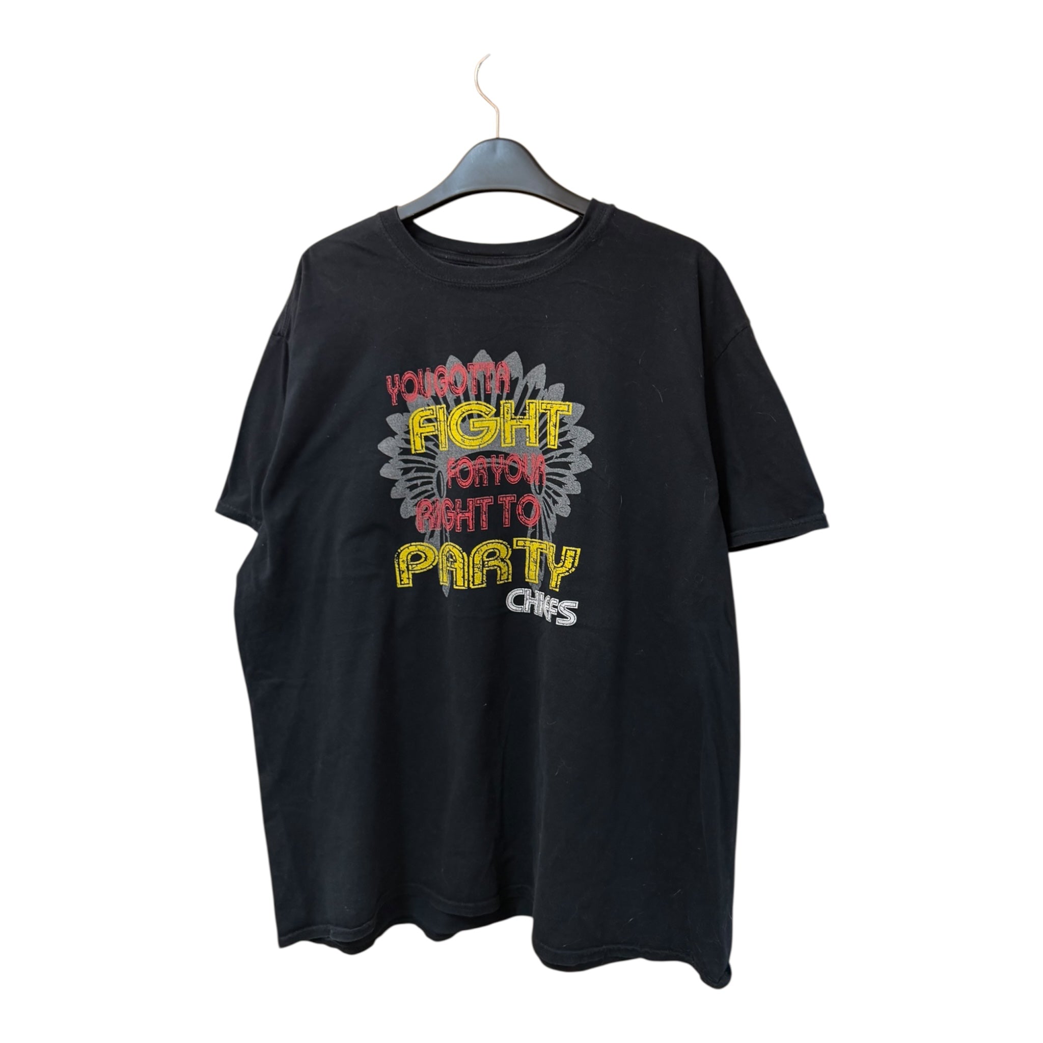 GRAPHIC TEE
