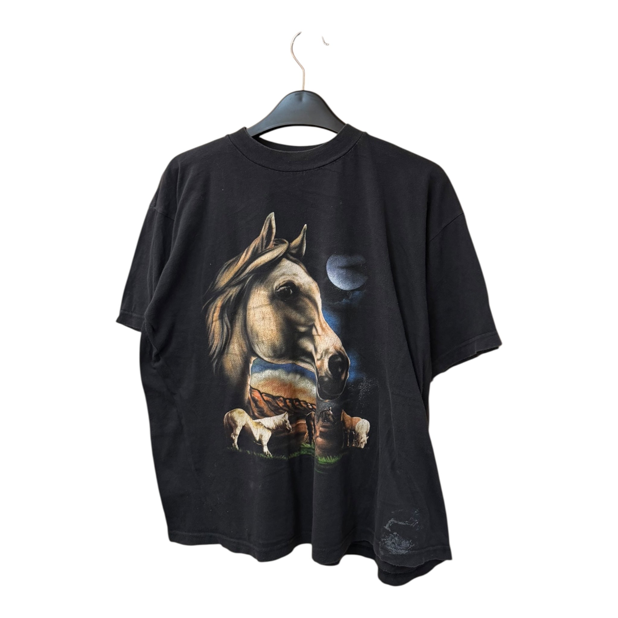 GRAPHIC TEE