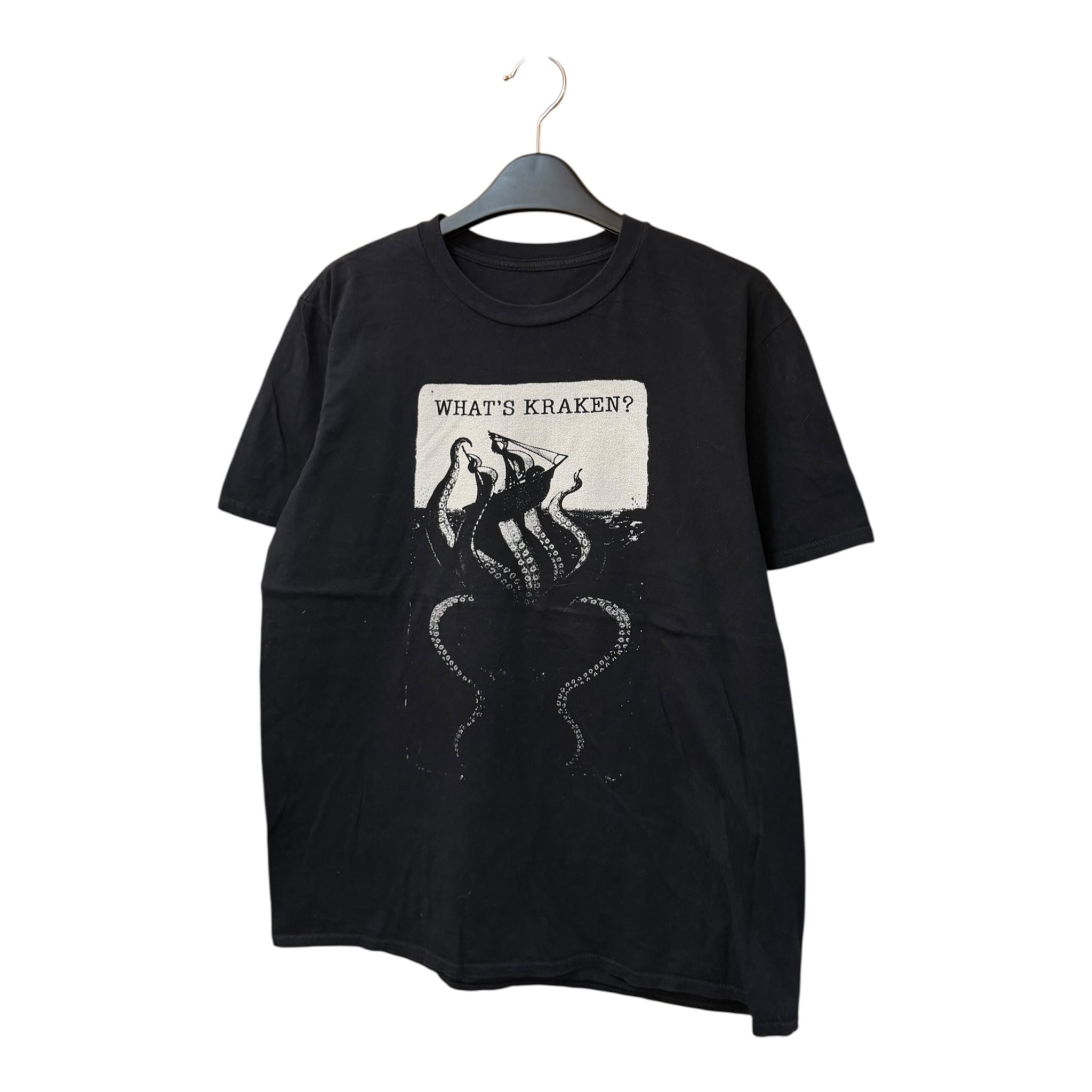 GRAPHIC TEE
