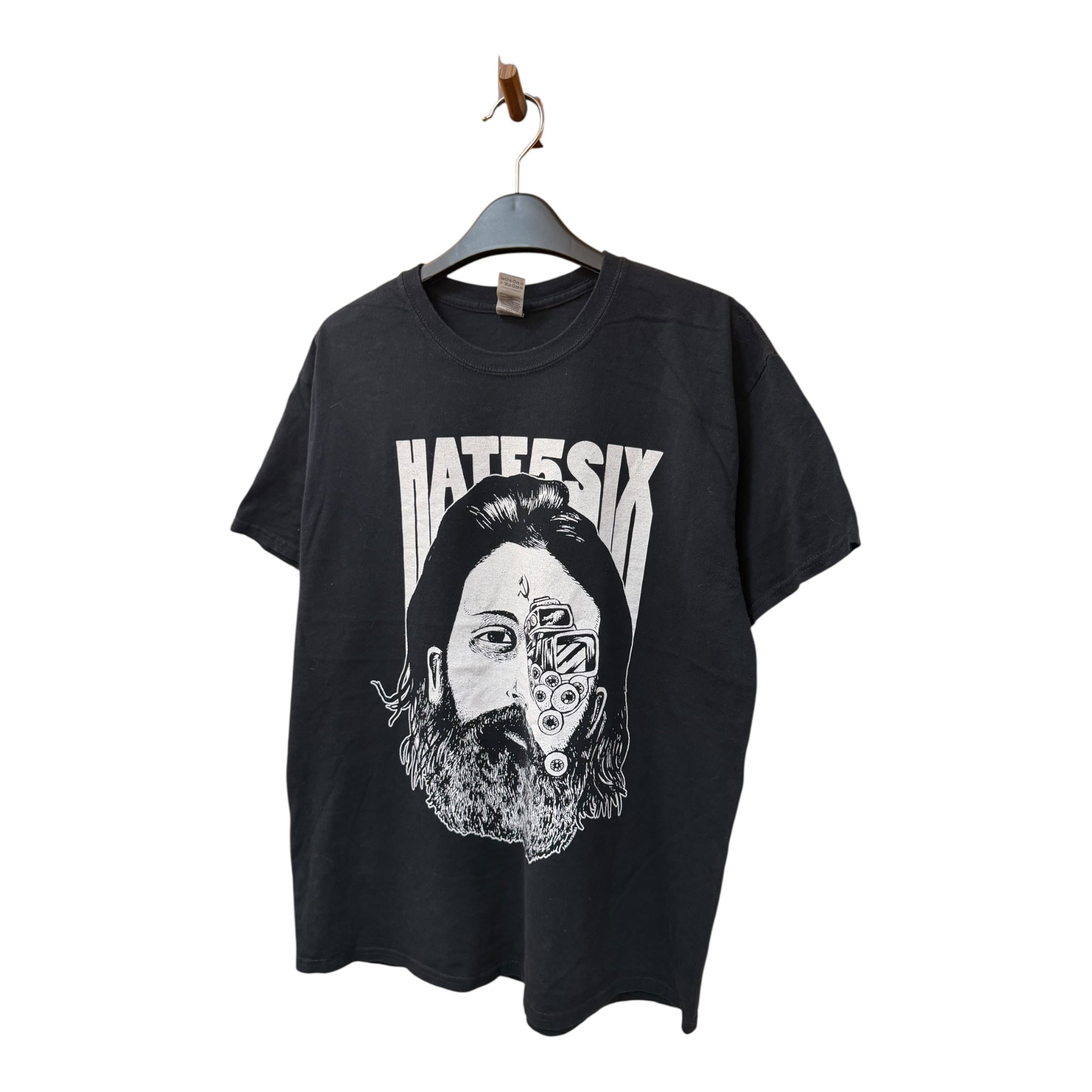 GRAPHIC TEE