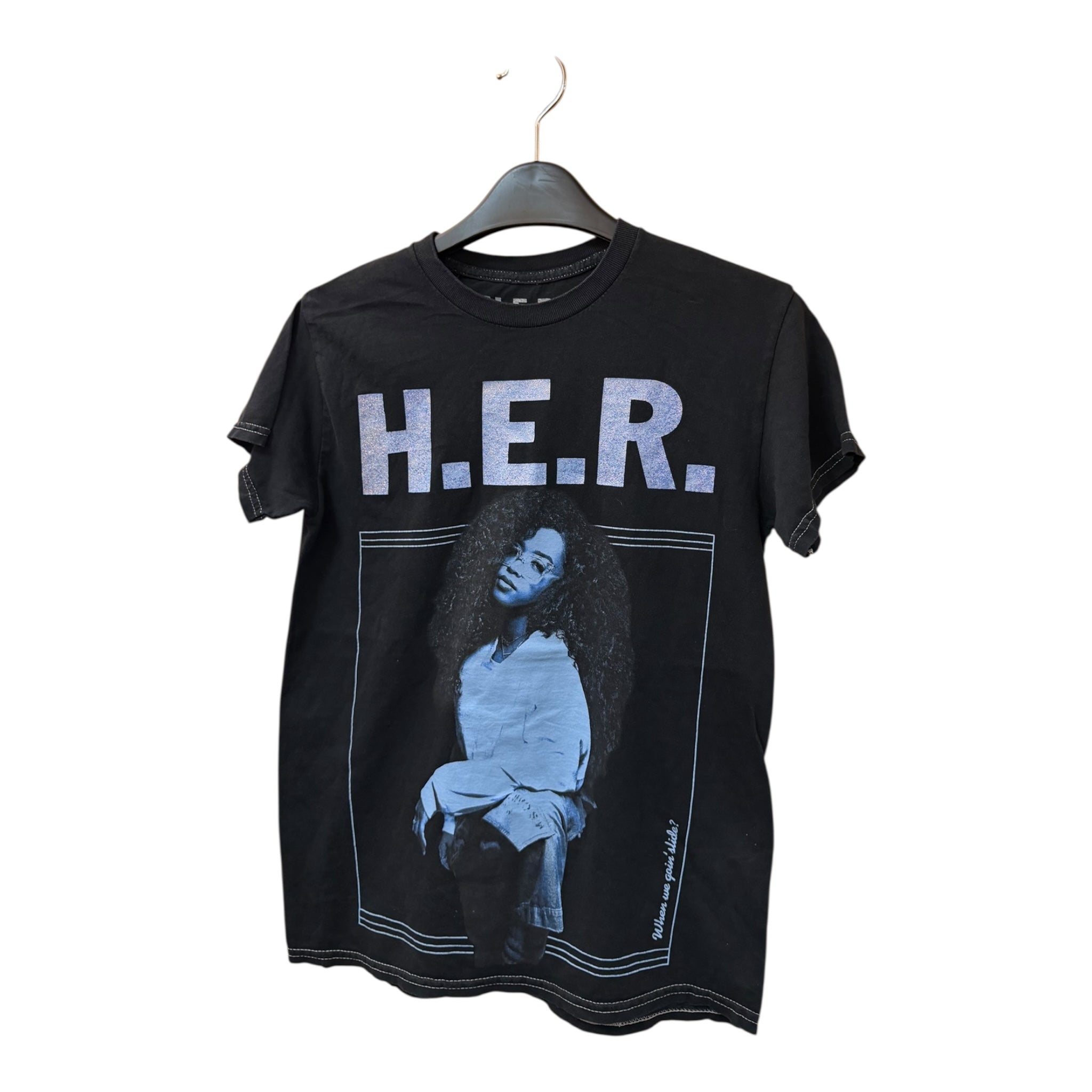 GRAPHIC TEE