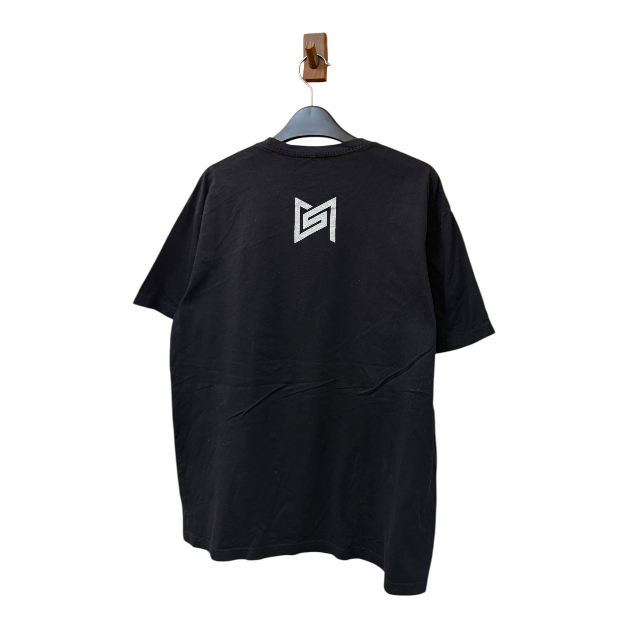 GRAPHIC TEE
