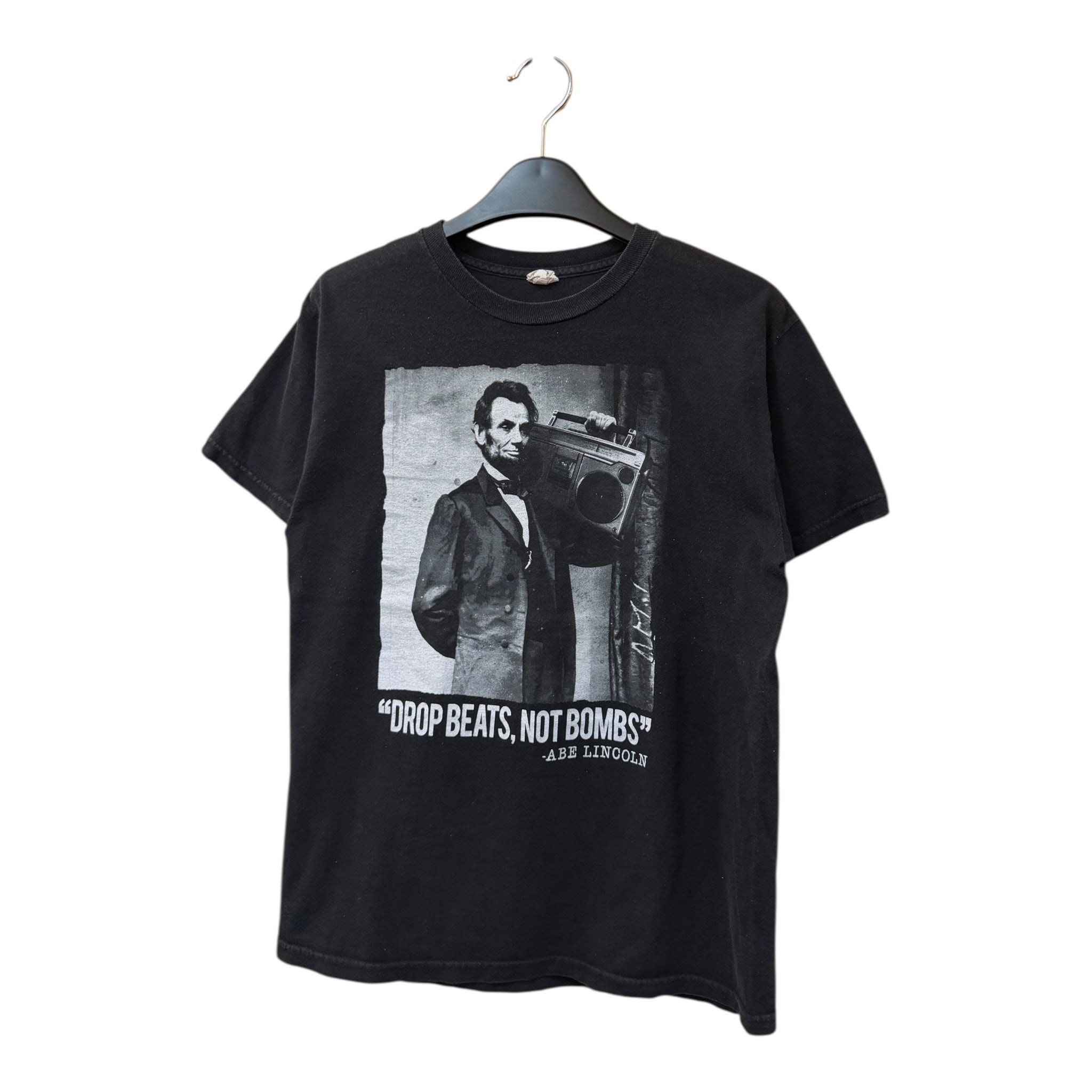GRAPHIC TEE