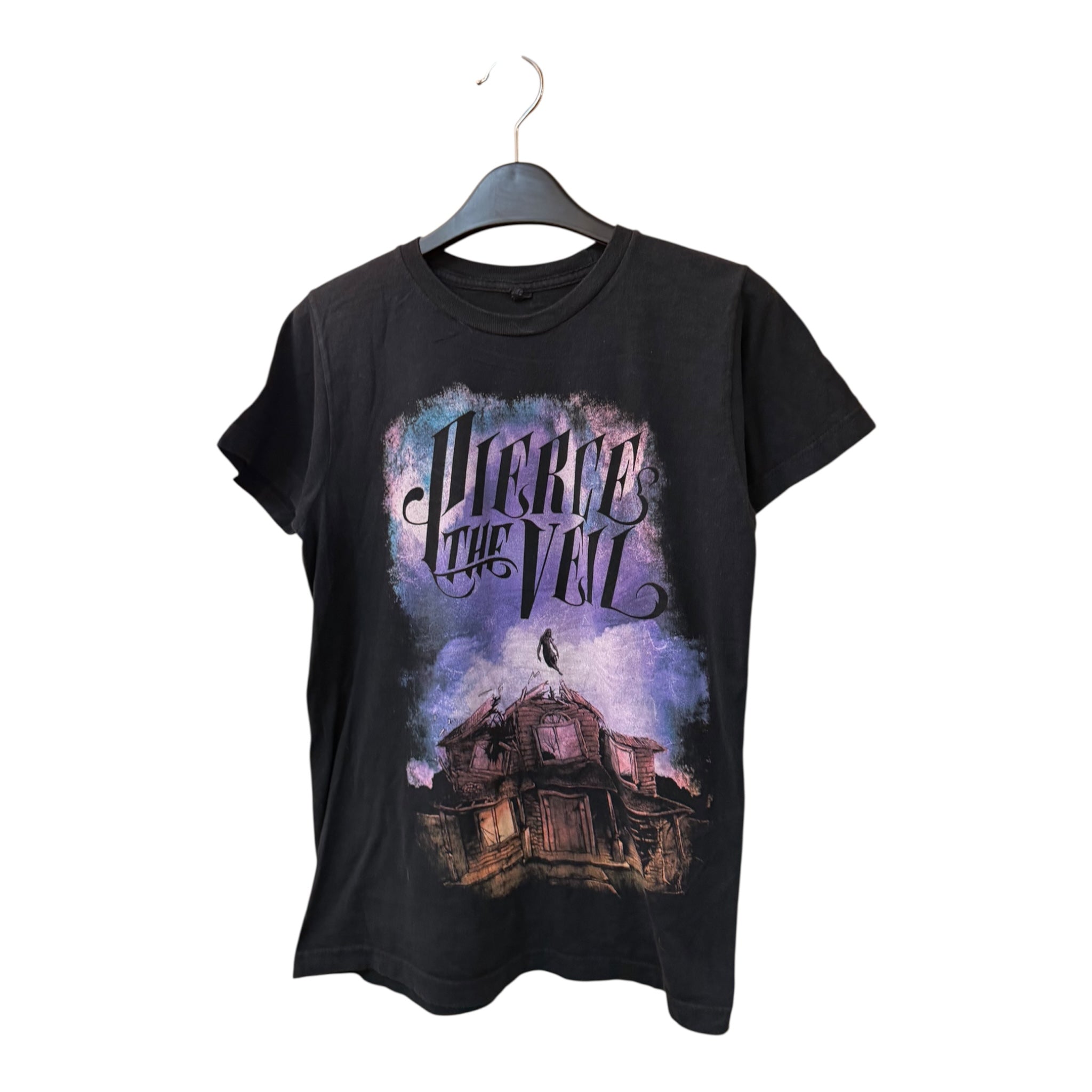 GRAPHIC TEE
