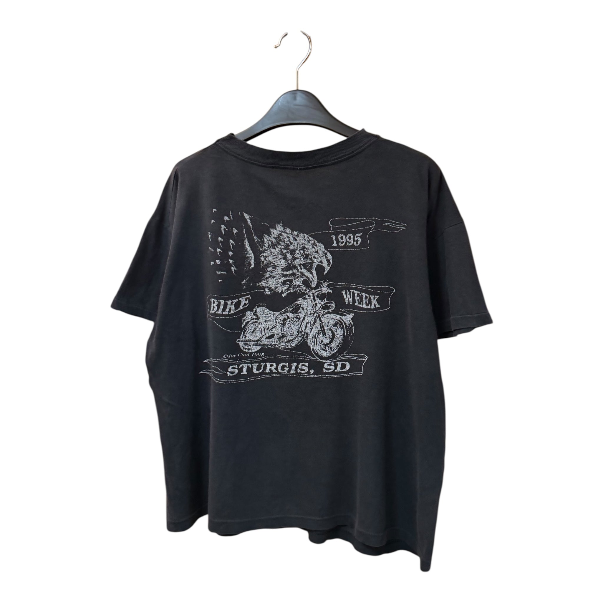 GRAPHIC TEE