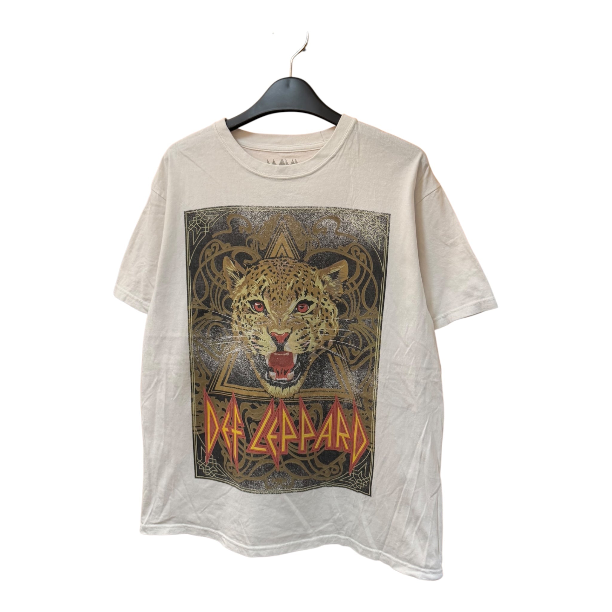 GRAPHIC TEE
