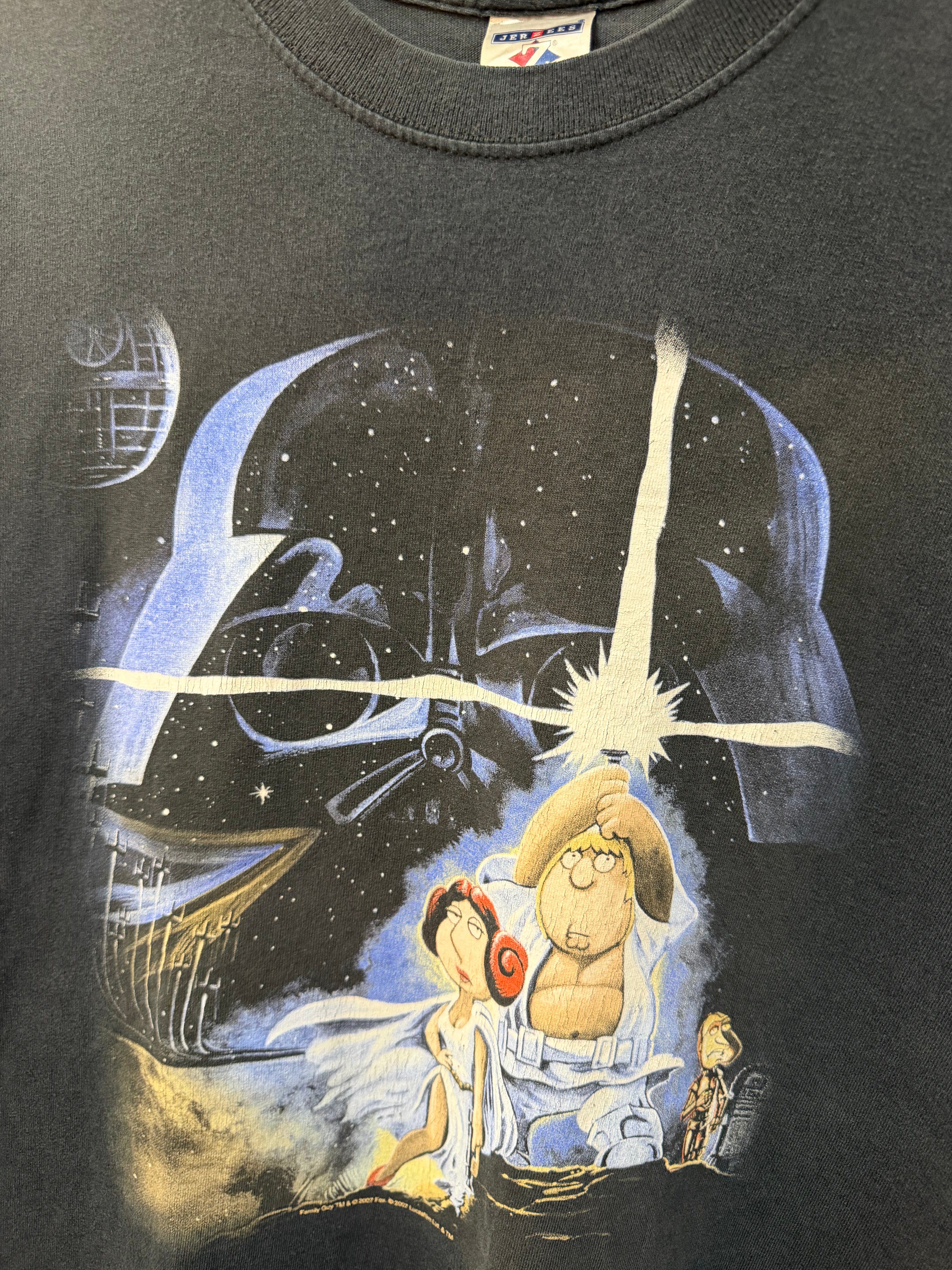 FAMILY GUYS STAR WAR Tee - M-L