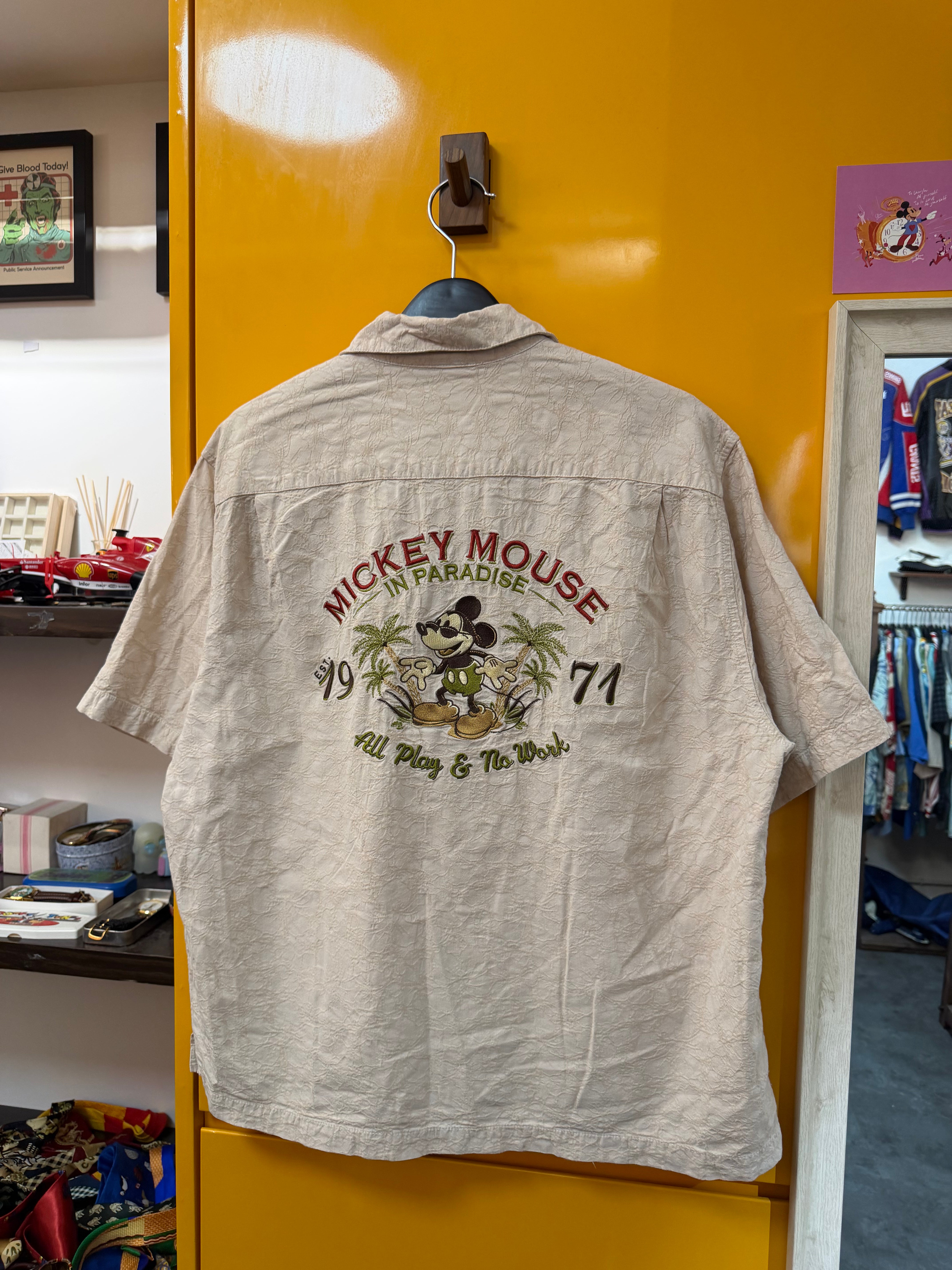 DISNEY MICKEY SHIRT - M