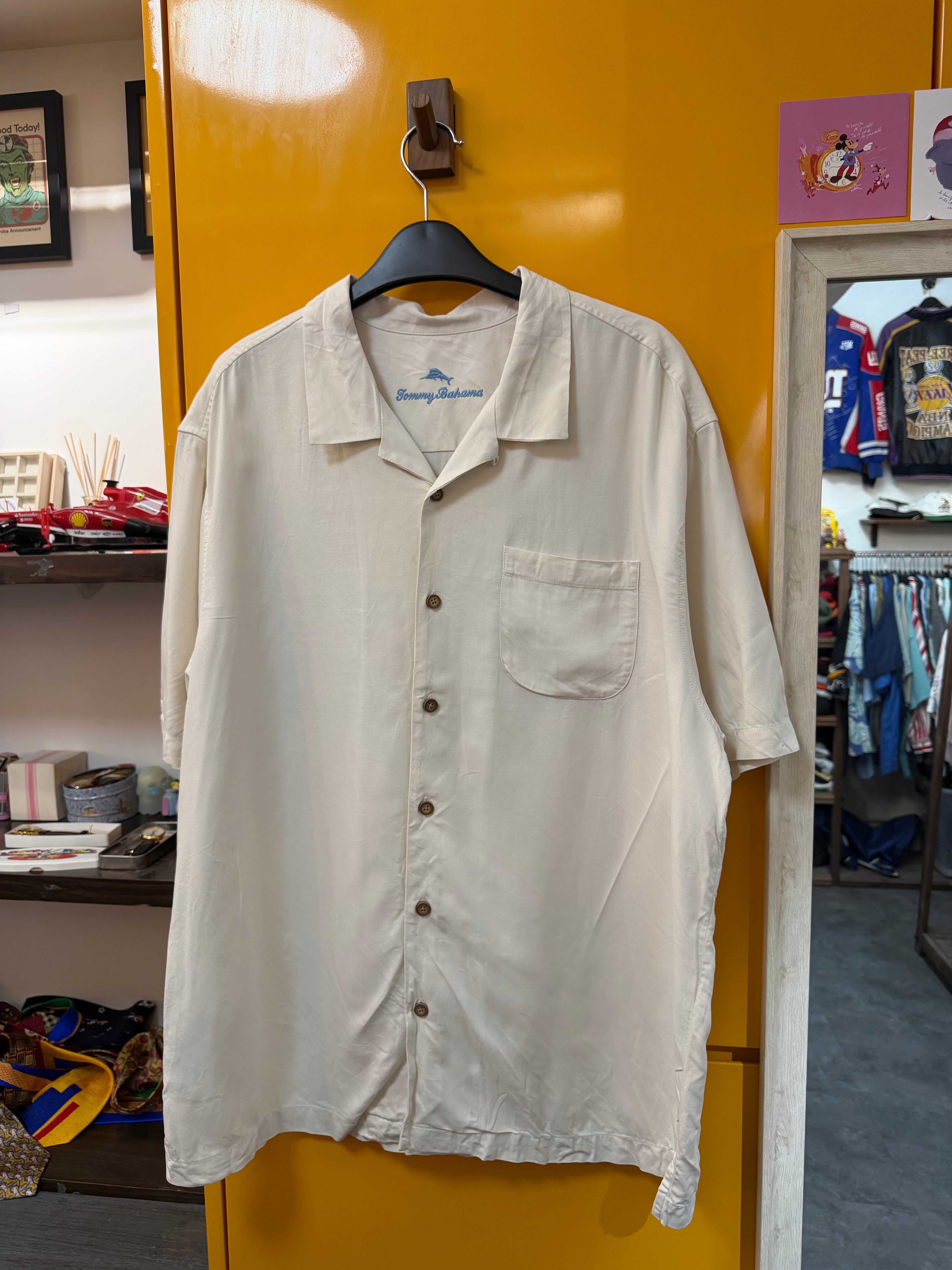 TOMMY BAHAMA SHIRT - XL