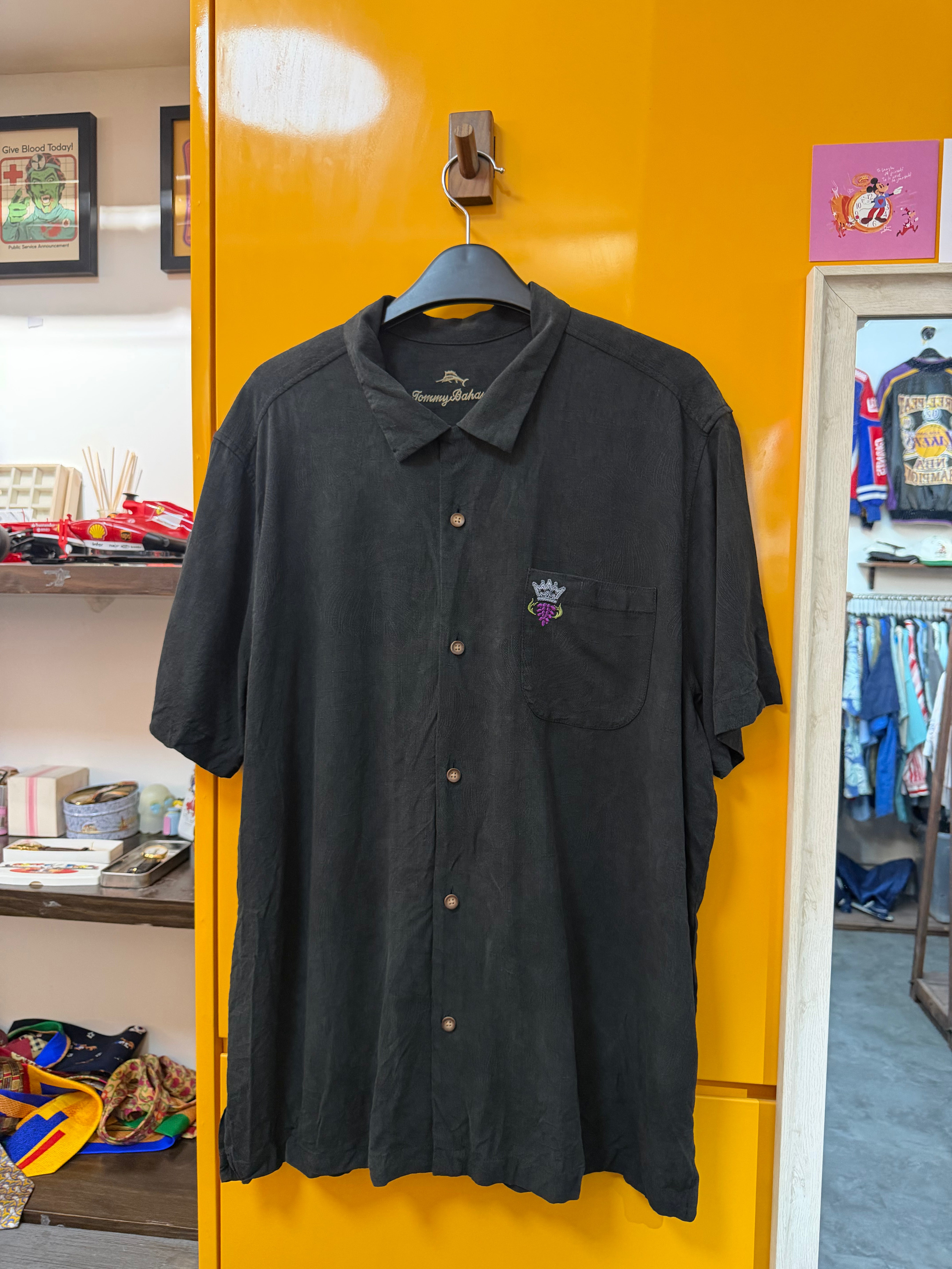 TOMMY BAHAMA SHIRT - XL