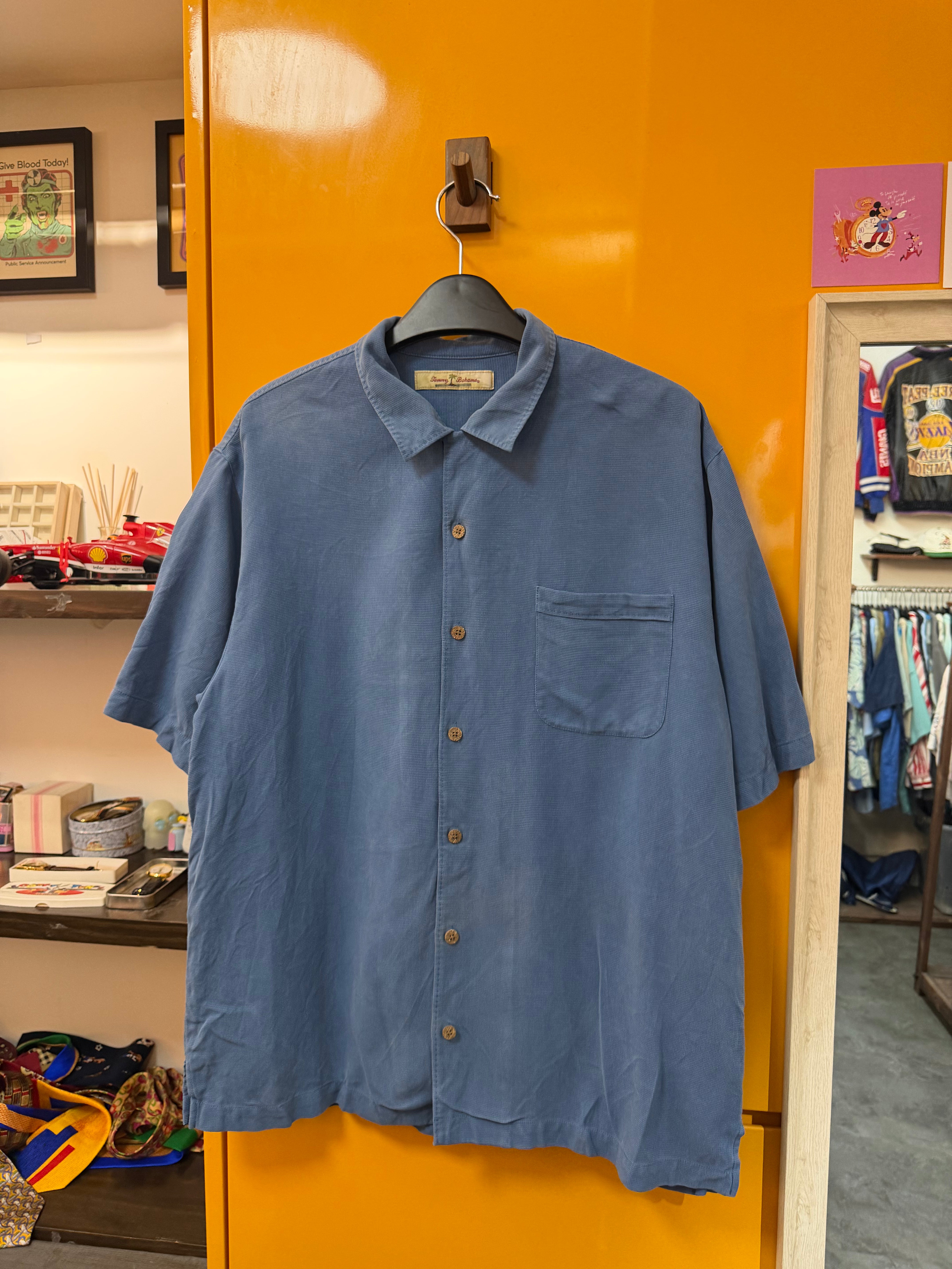 TOMMY BAHAMA SHIRT - L