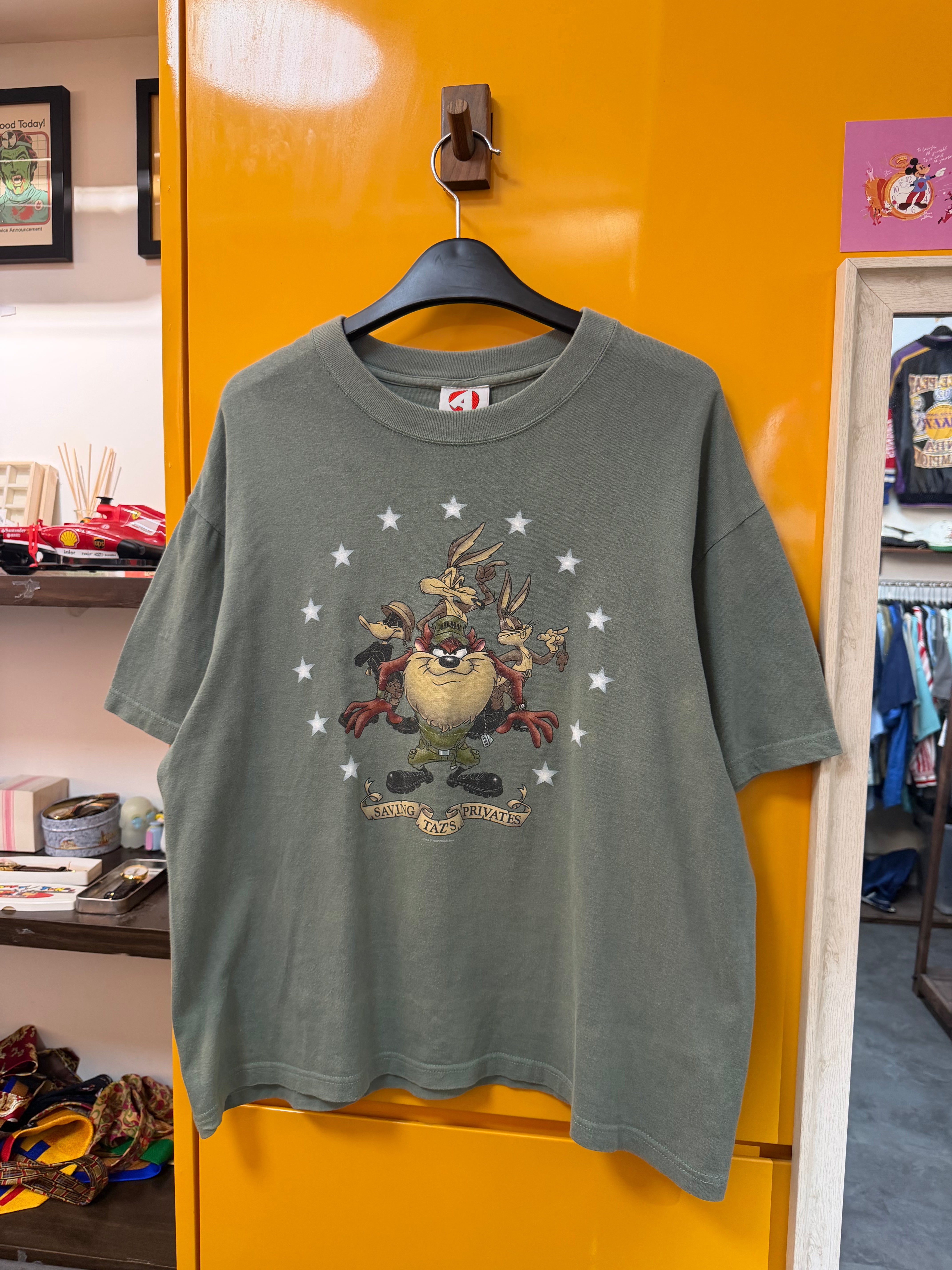 LOONEY TUNES TEE - M-L