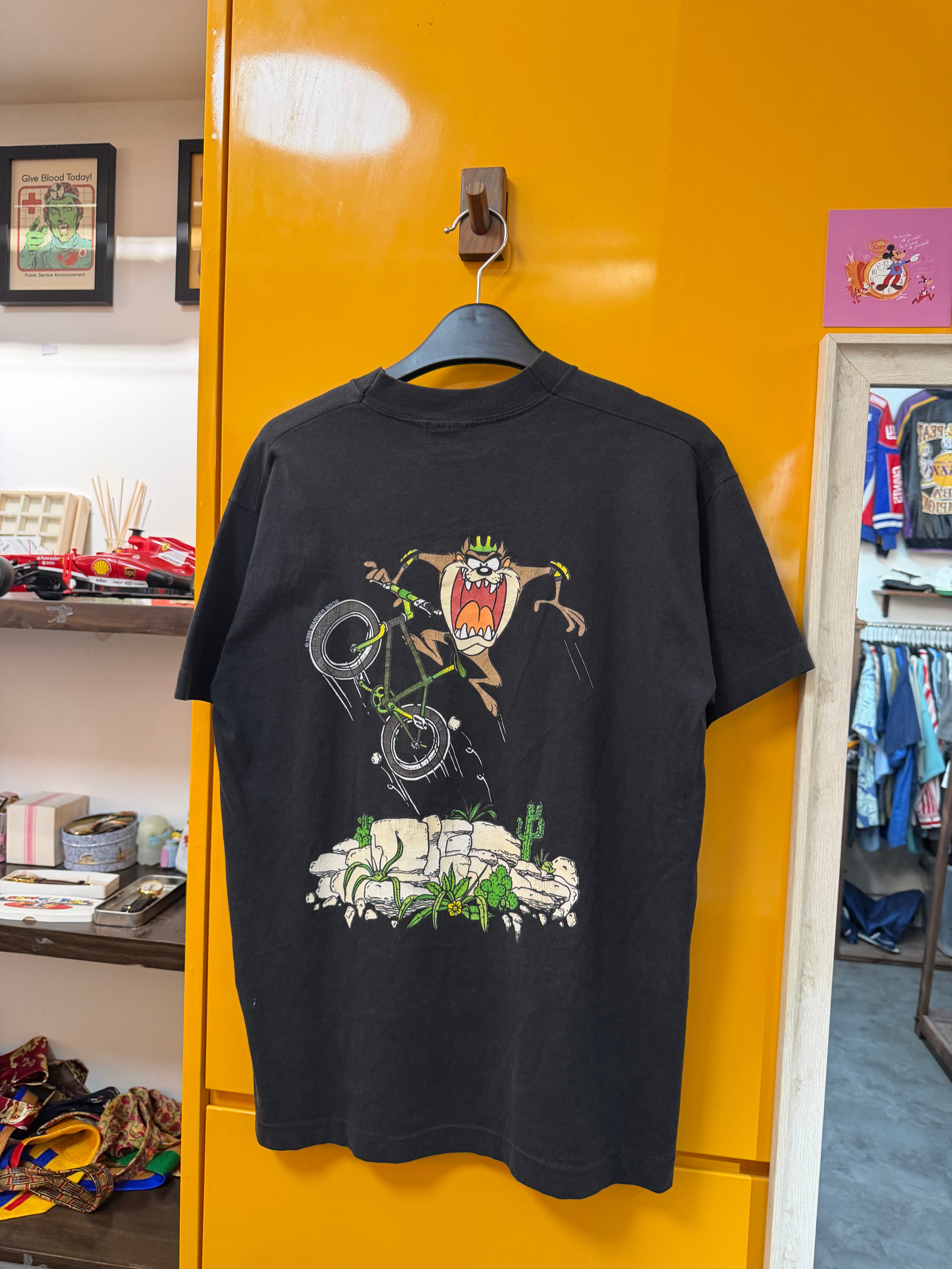 LOONEY TUNES TEE - M