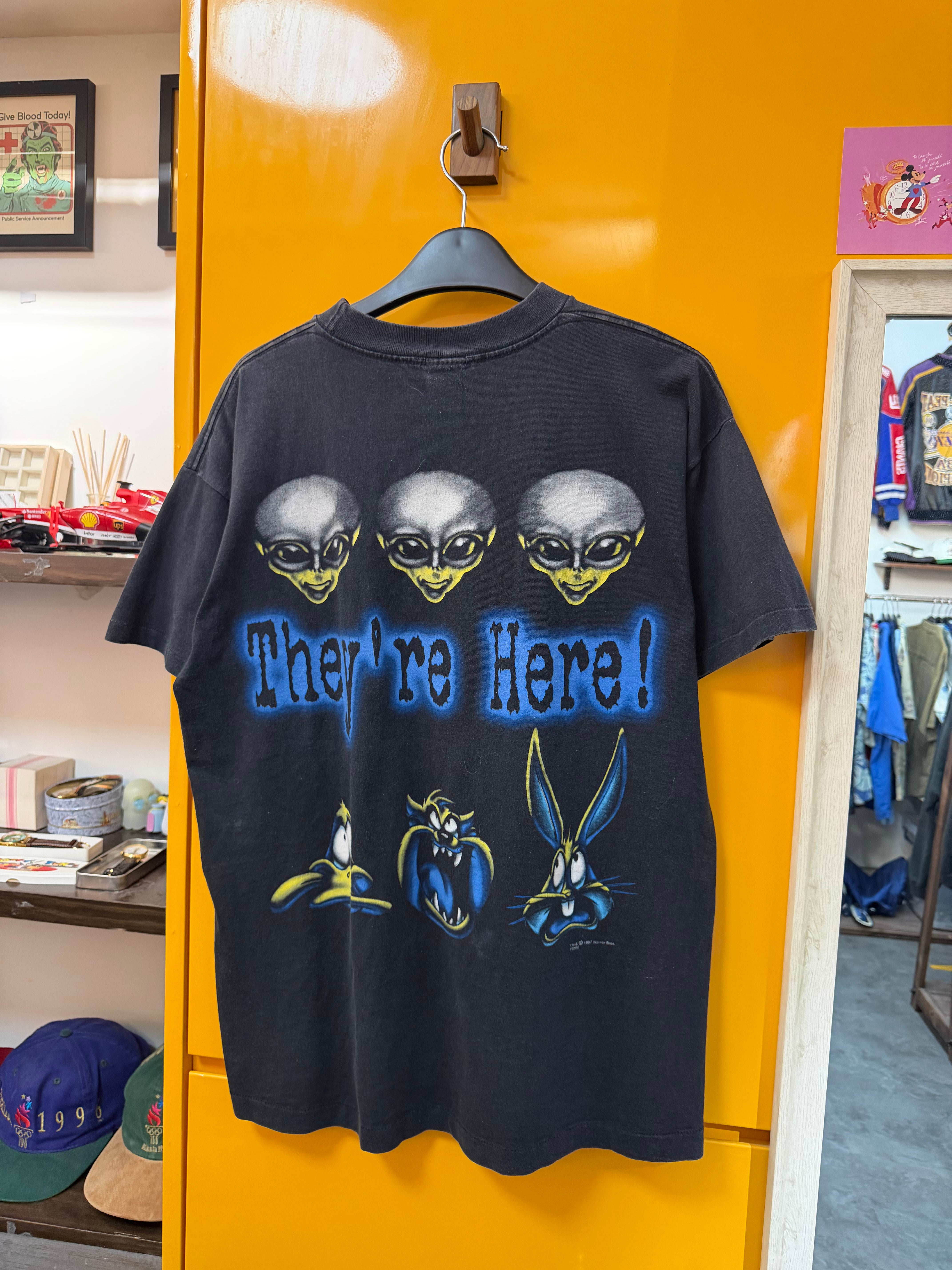 LOONEY TUNES TEE - M-L