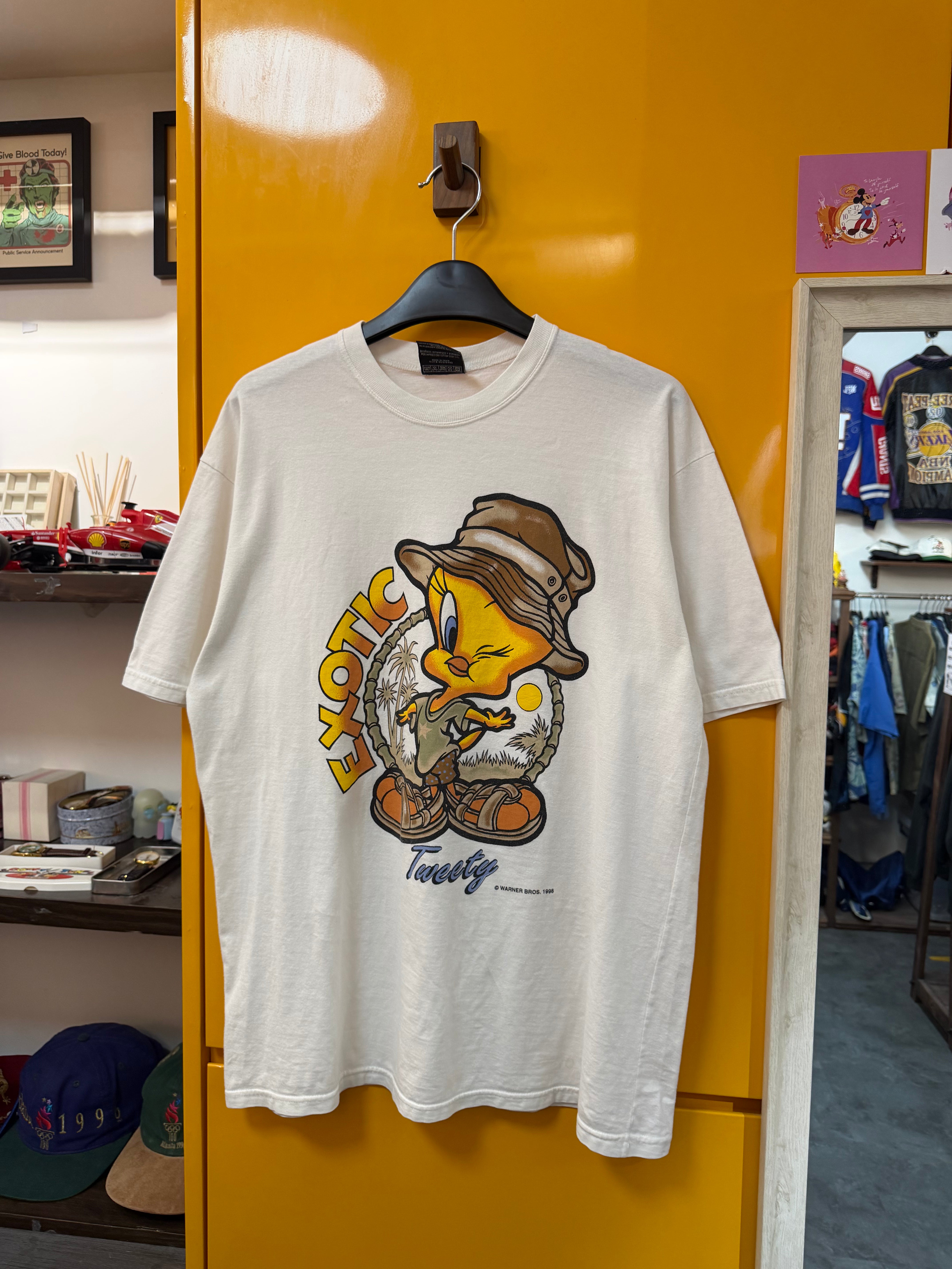 LOONEY TUNES TEE - M-L
