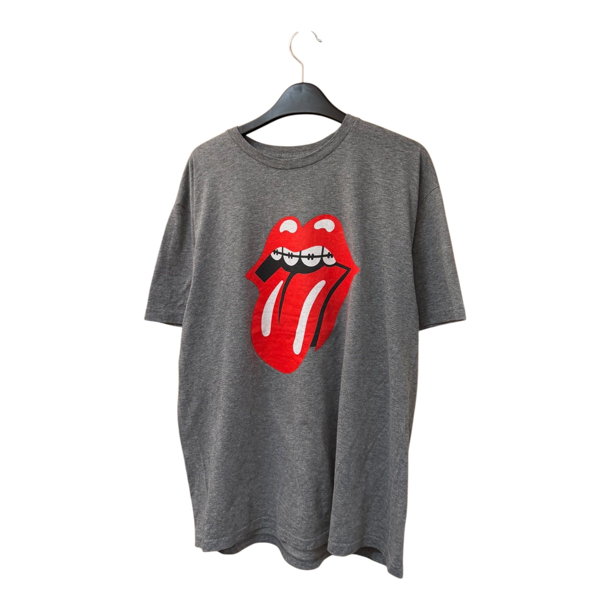 GRAPHIC TEE