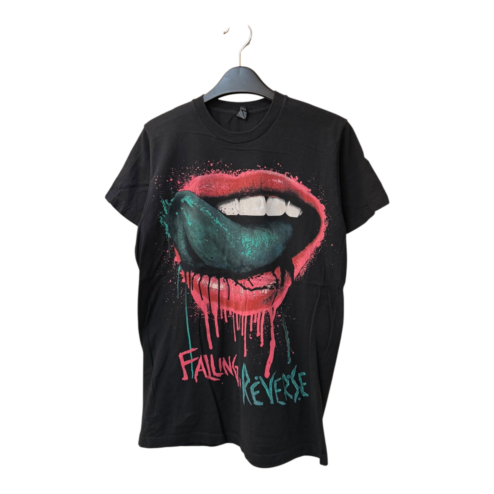 GRAPHIC TEE