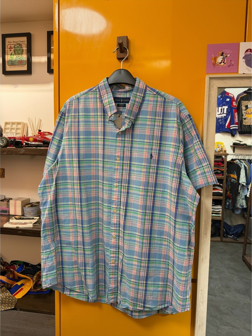 SILLYEGG VINTAGE Ralph Lauren 短袖格紋襯衫，採用藍色、綠色和粉紅色調的輕盈棉質布料，胸前飾有標誌性刺繡。